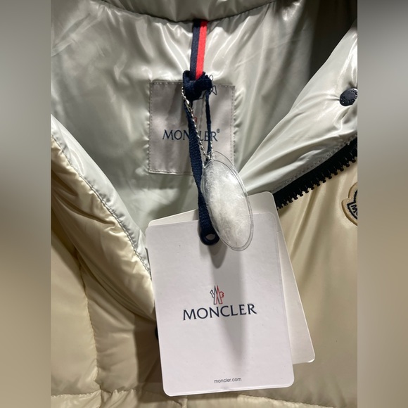 MONCLER
Off-White Luzule Down Vest - Picture 2 of 14